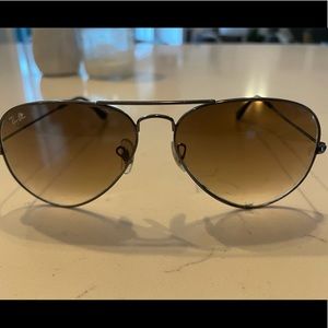 Ray ban aviator sunglasses with case